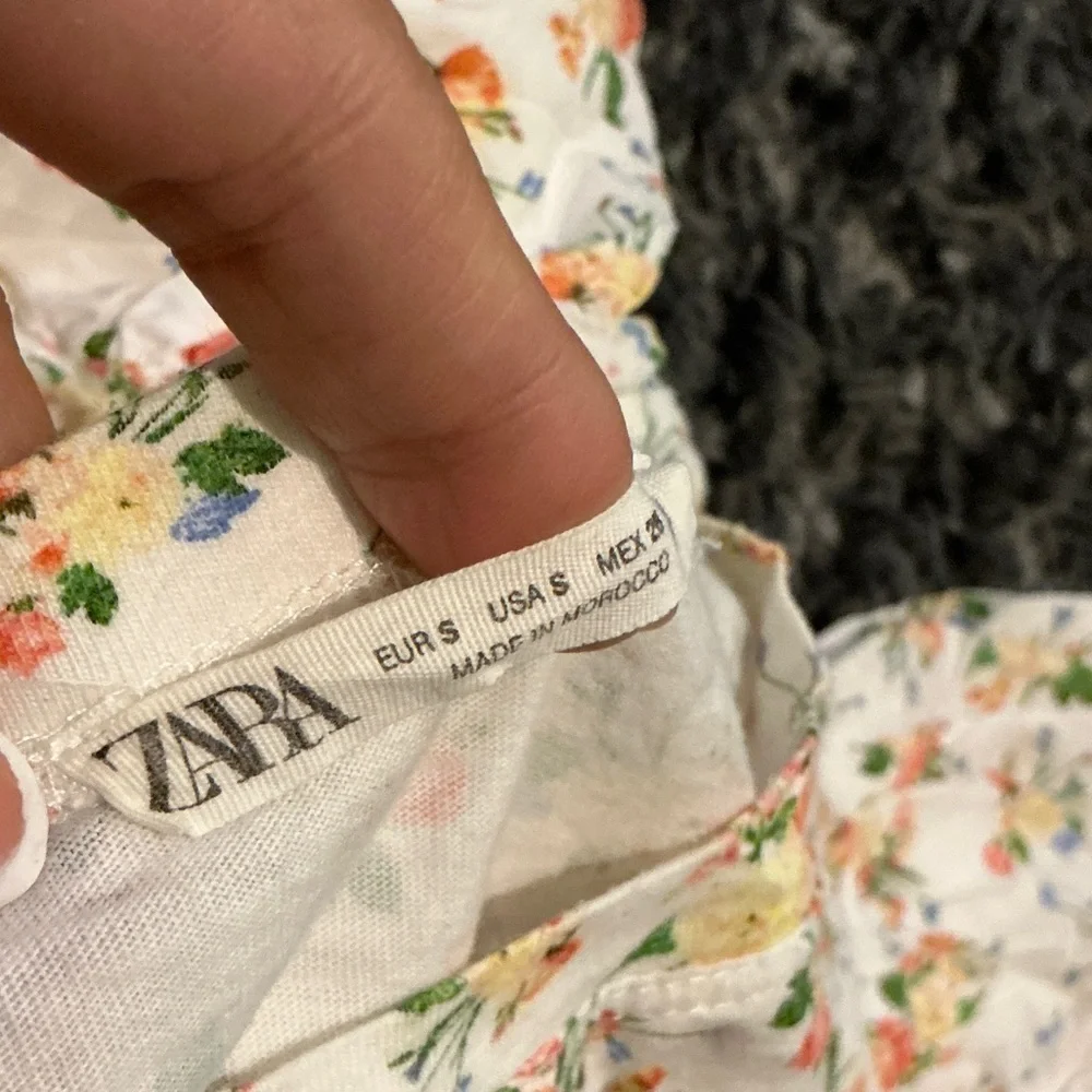 Zara White Floral Puff Sleeve Blouse
